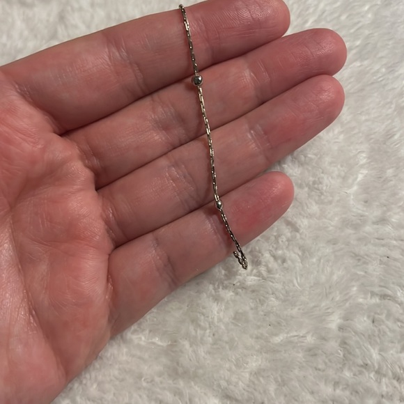 Fashion Costume Jewelry Dainty Bracelet - Picture 2 of 2